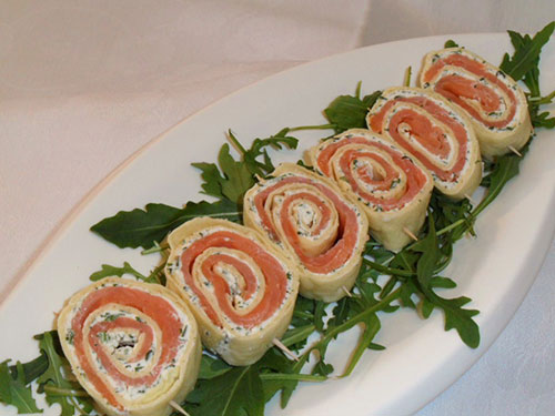 Lachs-Kräuter-Frischkäse-Rolle